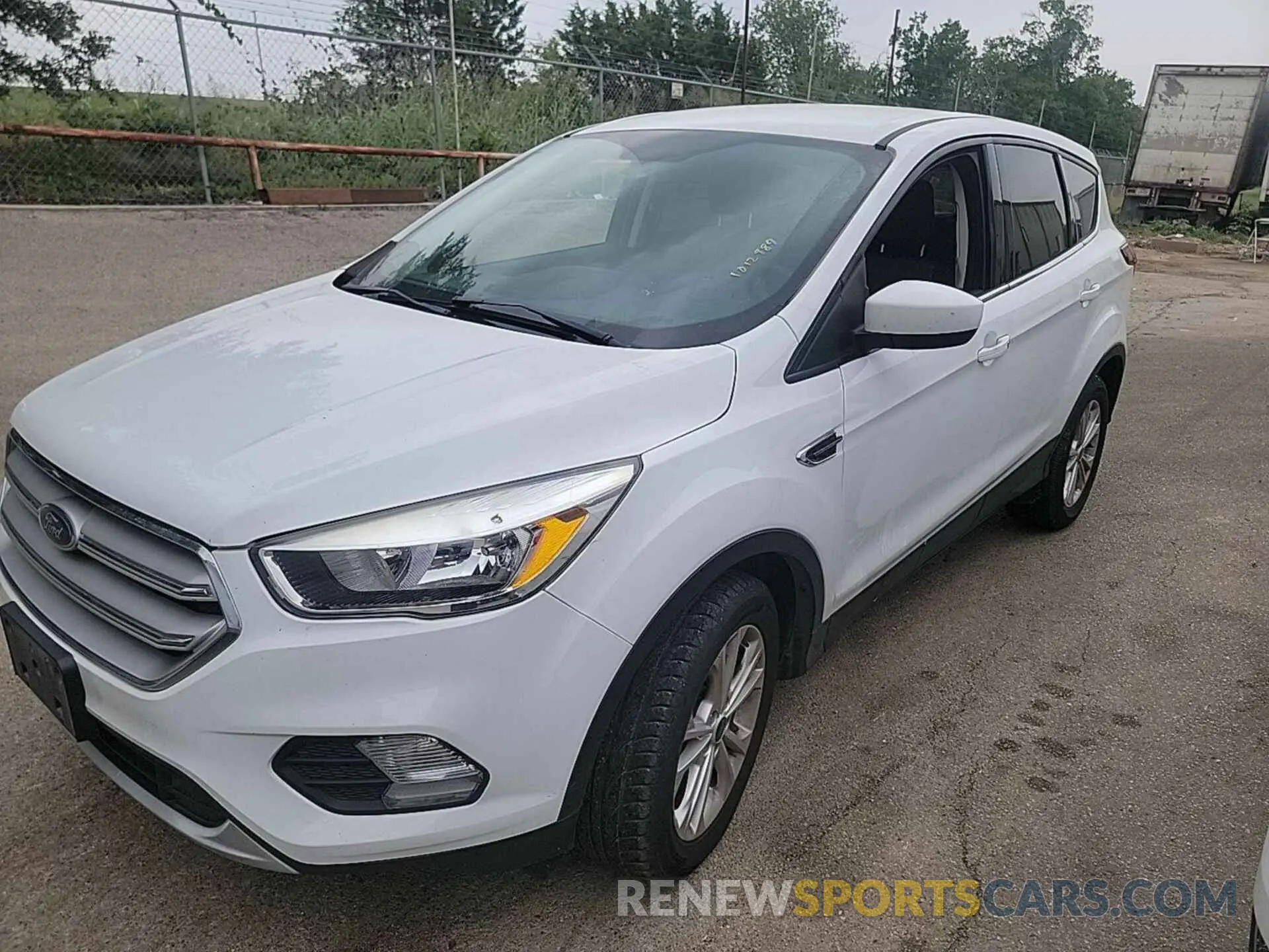 25 Photograph of a damaged car 1FMCU0GD8KUB65862 FORD ESCAPE 2019