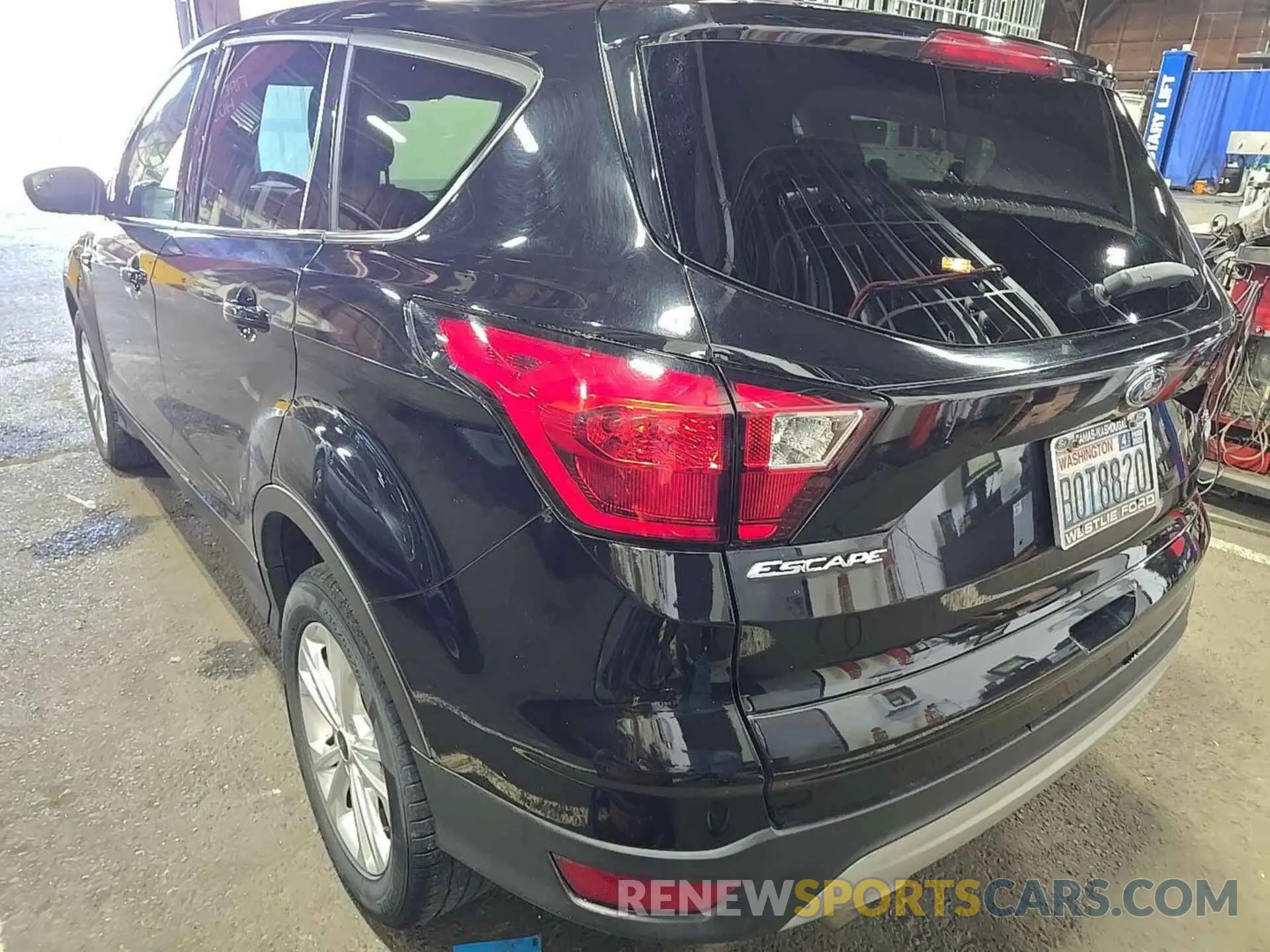 2 Photograph of a damaged car 1FMCU0GD8KUB82550 FORD ESCAPE 2019