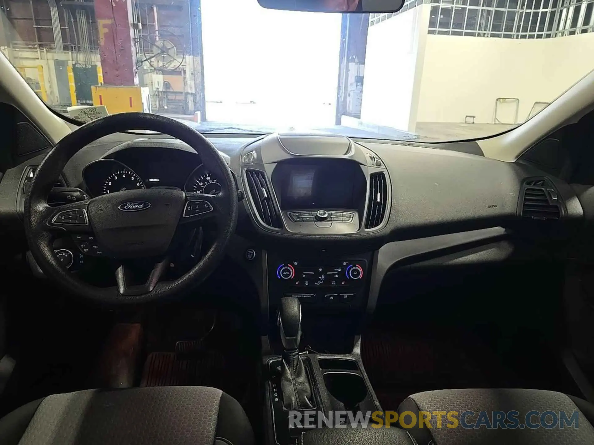 35 Photograph of a damaged car 1FMCU0GD8KUB82550 FORD ESCAPE 2019