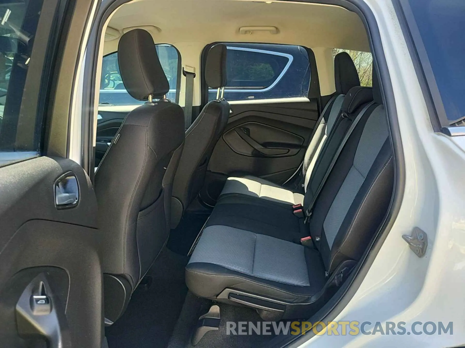 11 Photograph of a damaged car 1FMCU0GD8KUC07771 FORD ESCAPE 2019