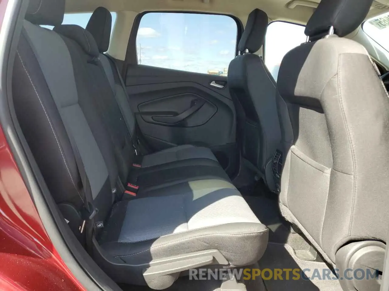 11 Photograph of a damaged car 1FMCU0GD8KUC09648 FORD ESCAPE 2019