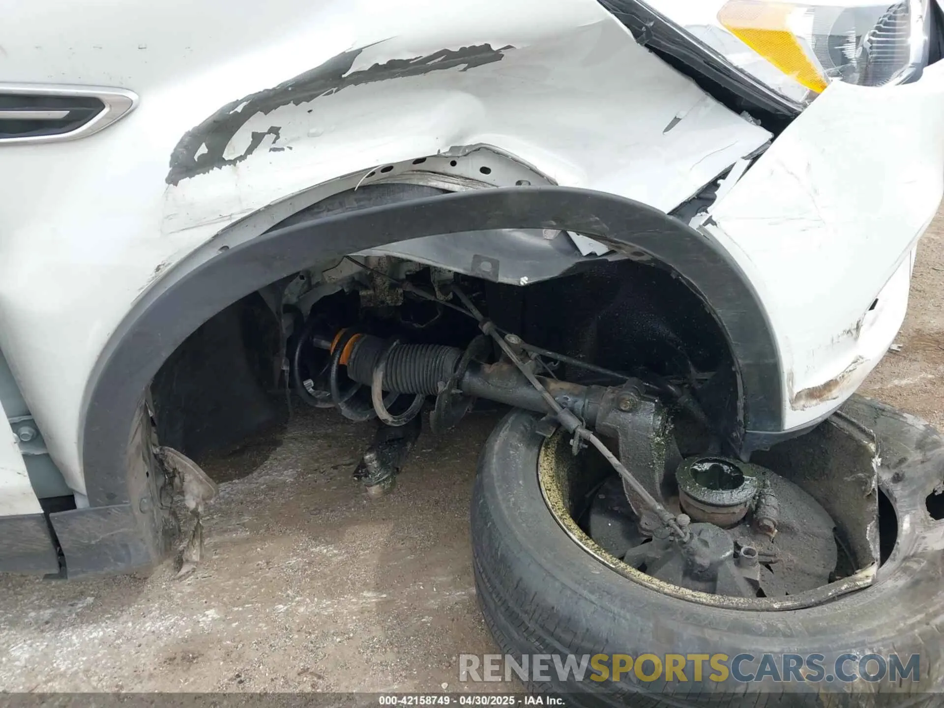 6 Photograph of a damaged car 1FMCU0GD8KUC35683 FORD ESCAPE 2019