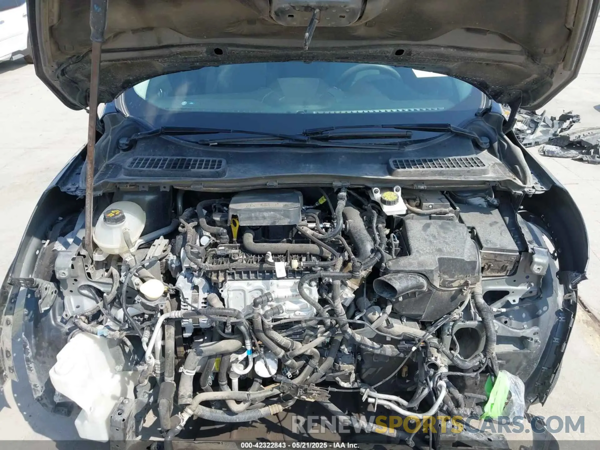 10 Фотография поврежденного автомобиля 1FMCU0GD8KUC52290 FORD ESCAPE 2019