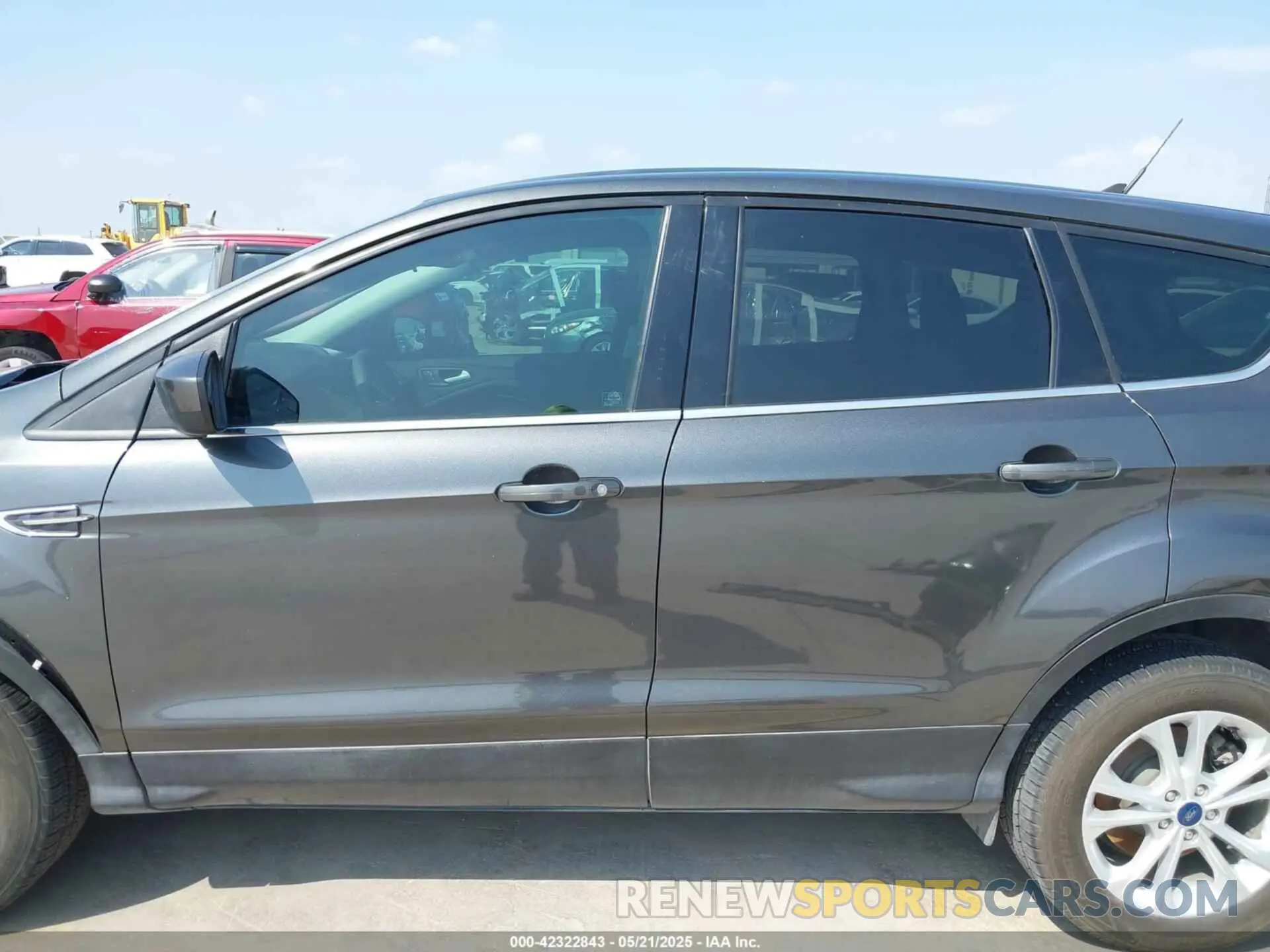 15 Фотография поврежденного автомобиля 1FMCU0GD8KUC52290 FORD ESCAPE 2019