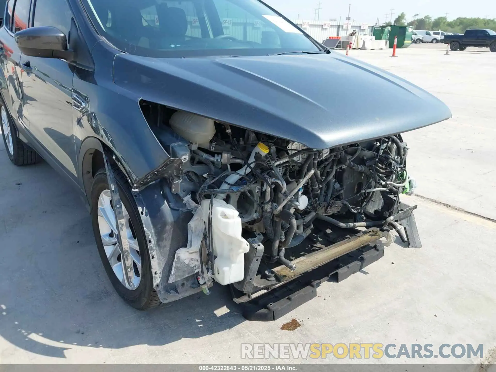 18 Фотография поврежденного автомобиля 1FMCU0GD8KUC52290 FORD ESCAPE 2019