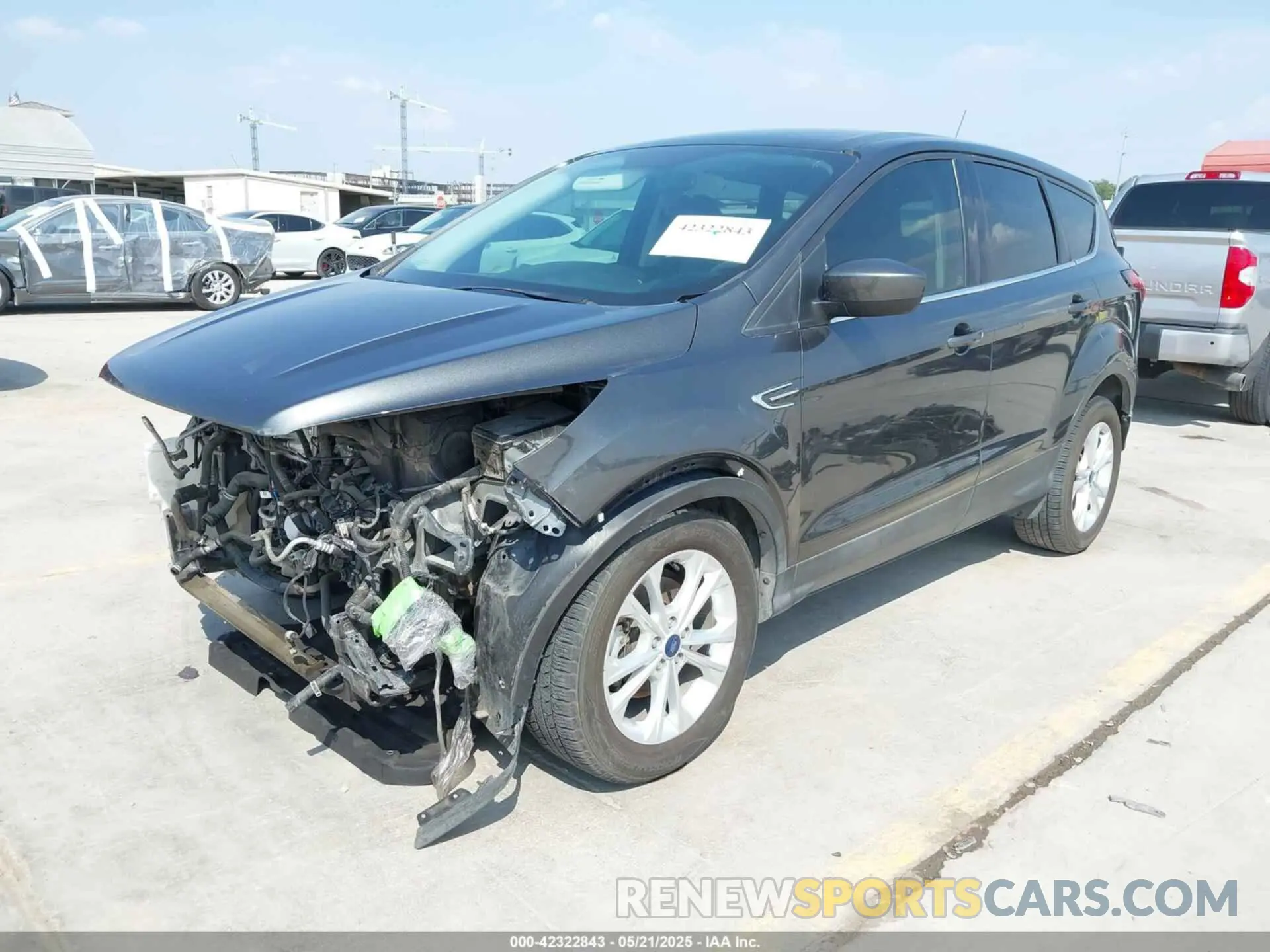 2 Фотография поврежденного автомобиля 1FMCU0GD8KUC52290 FORD ESCAPE 2019