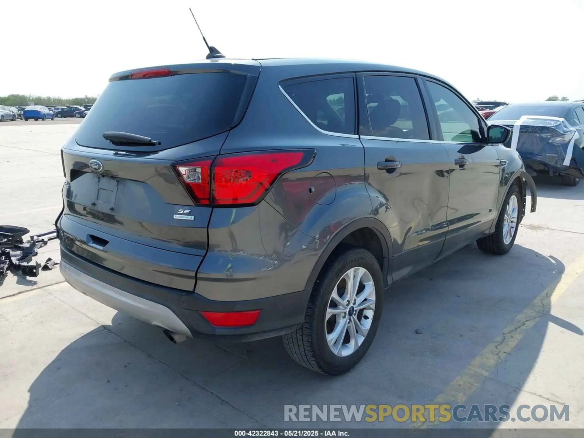 4 Фотография поврежденного автомобиля 1FMCU0GD8KUC52290 FORD ESCAPE 2019