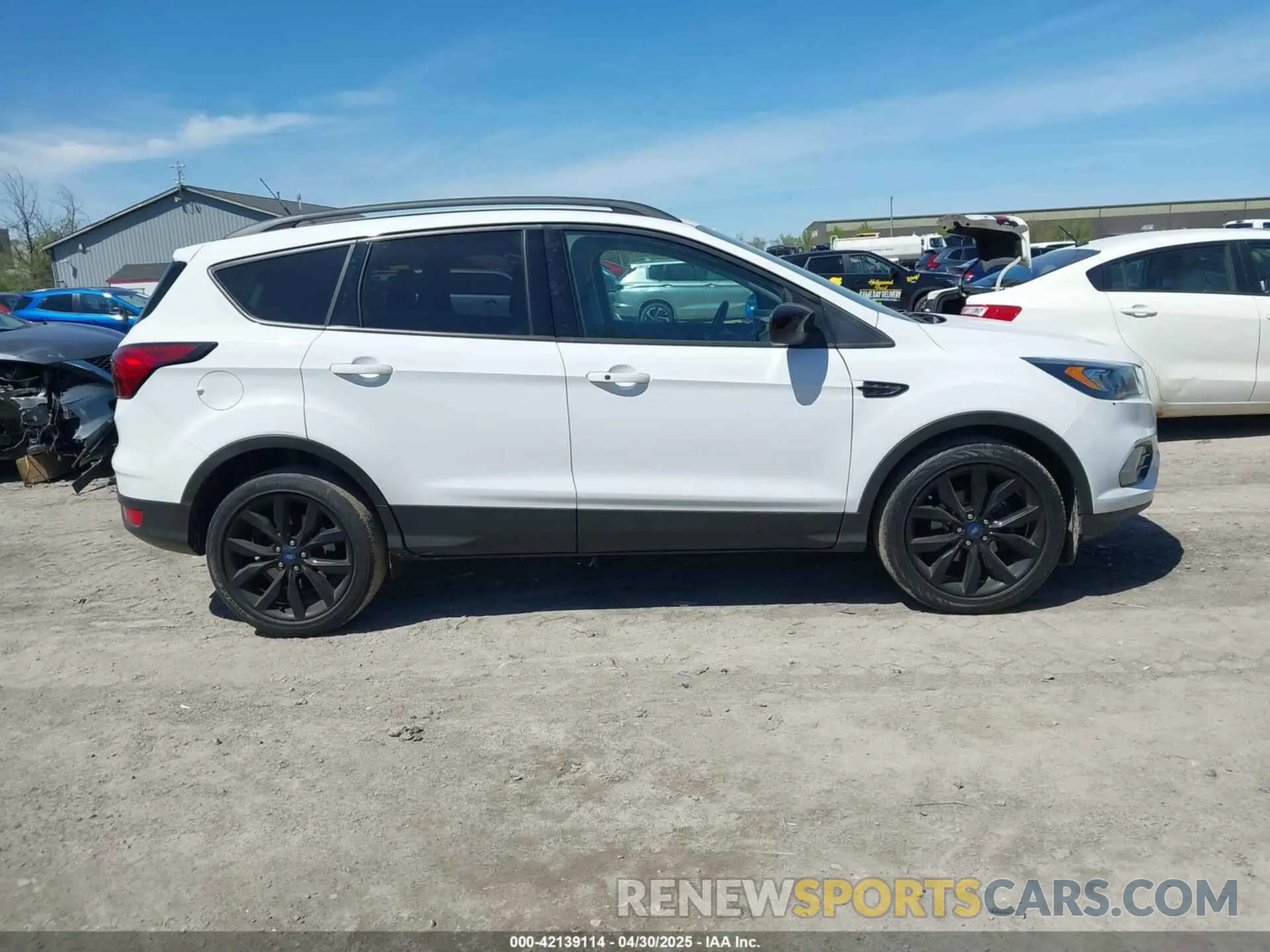 13 Фотография поврежденного автомобиля 1FMCU0GD9KUA16487 FORD ESCAPE 2019
