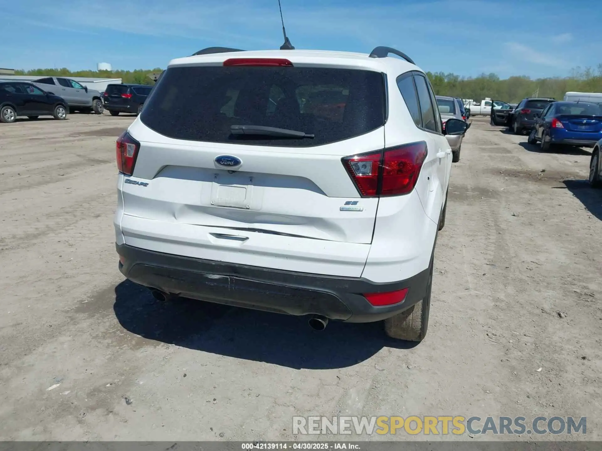4 Фотография поврежденного автомобиля 1FMCU0GD9KUA16487 FORD ESCAPE 2019