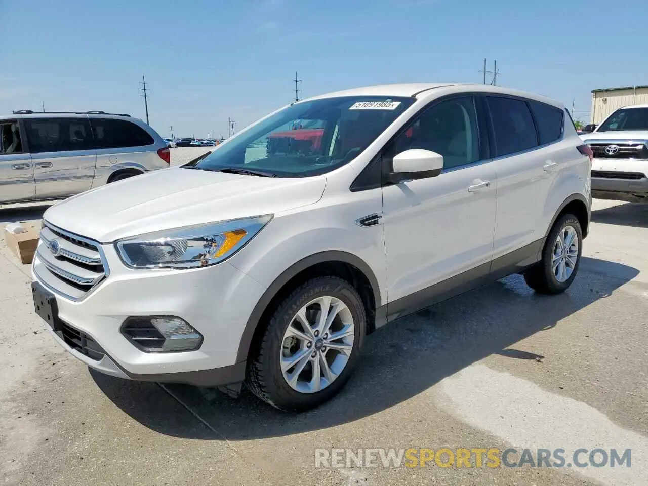 1 Photograph of a damaged car 1FMCU0GD9KUA17459 FORD ESCAPE 2019