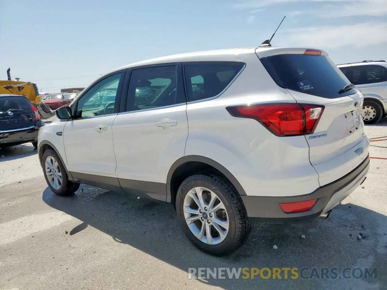 2 Photograph of a damaged car 1FMCU0GD9KUA17459 FORD ESCAPE 2019