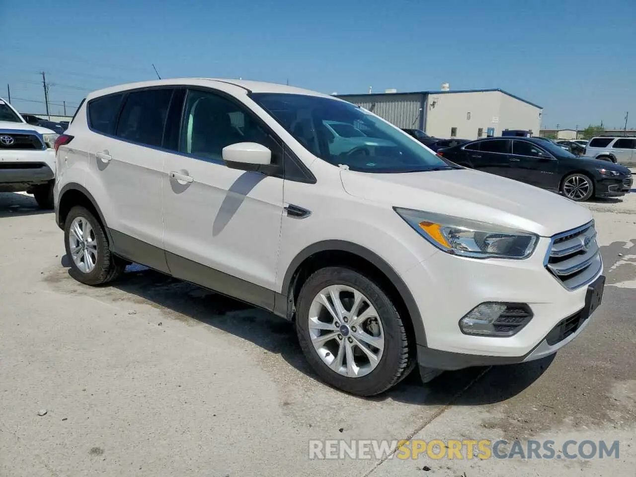 4 Photograph of a damaged car 1FMCU0GD9KUA17459 FORD ESCAPE 2019
