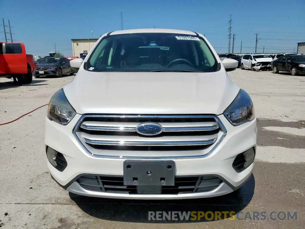 5 Photograph of a damaged car 1FMCU0GD9KUA17459 FORD ESCAPE 2019