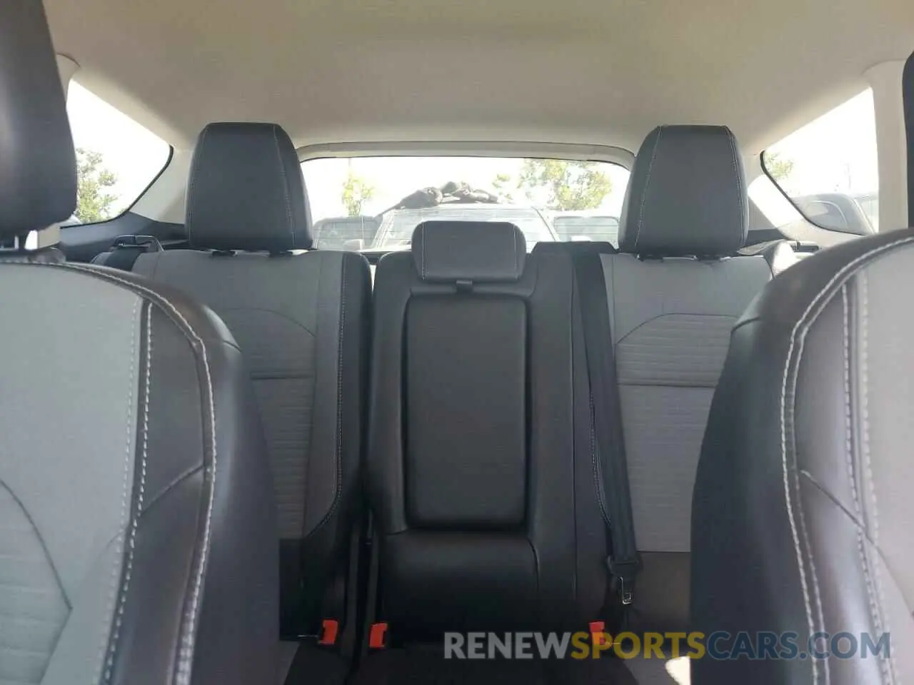 10 Фотография поврежденного автомобиля 1FMCU0GD9KUA30082 FORD ESCAPE 2019