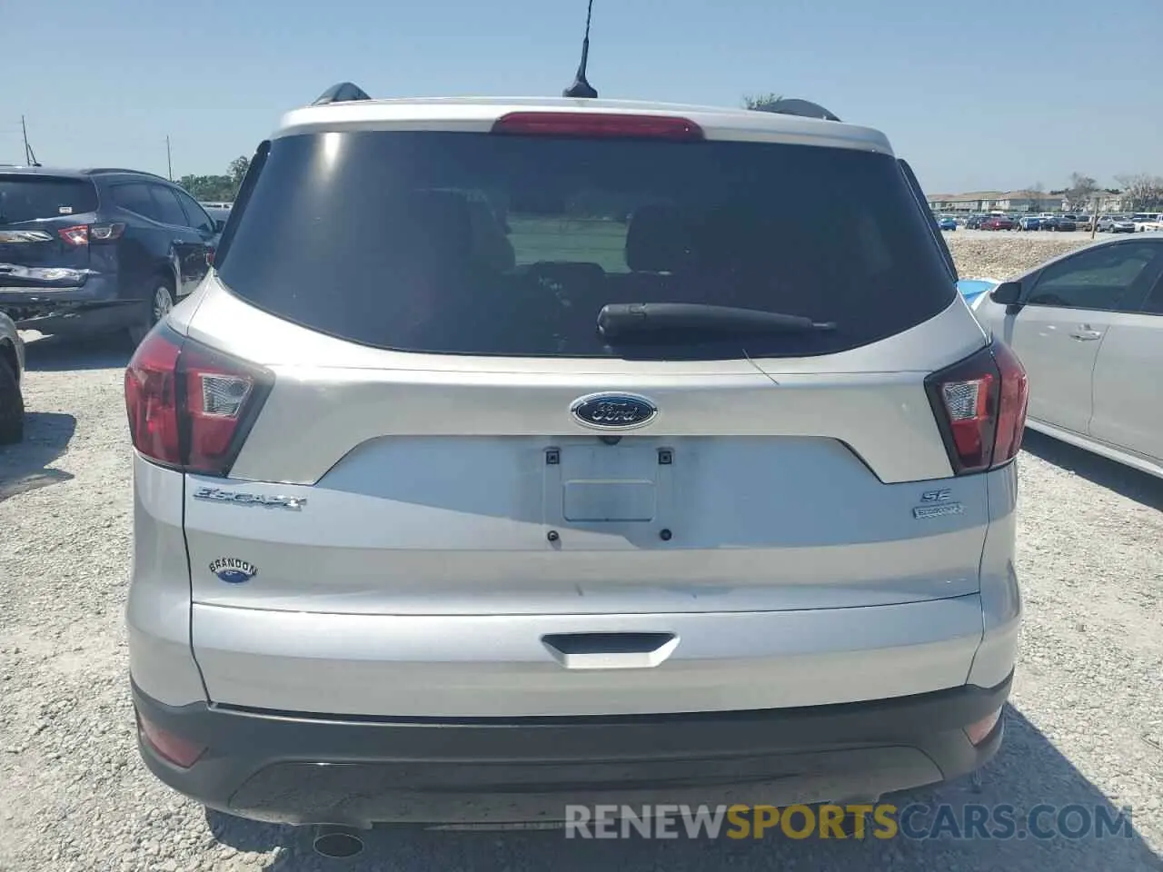 6 Фотография поврежденного автомобиля 1FMCU0GD9KUA30082 FORD ESCAPE 2019
