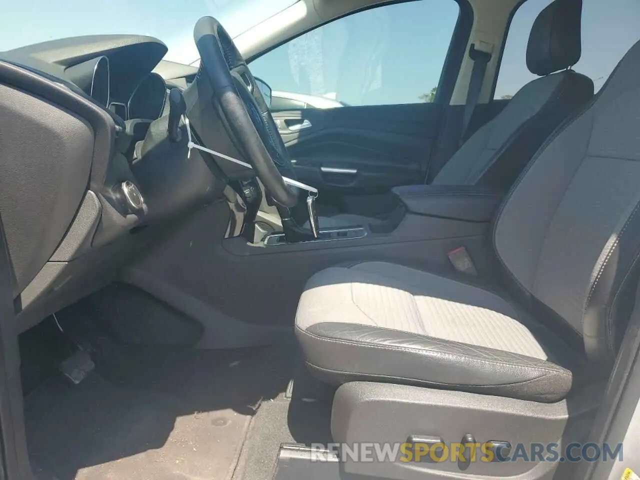 7 Фотография поврежденного автомобиля 1FMCU0GD9KUA30082 FORD ESCAPE 2019