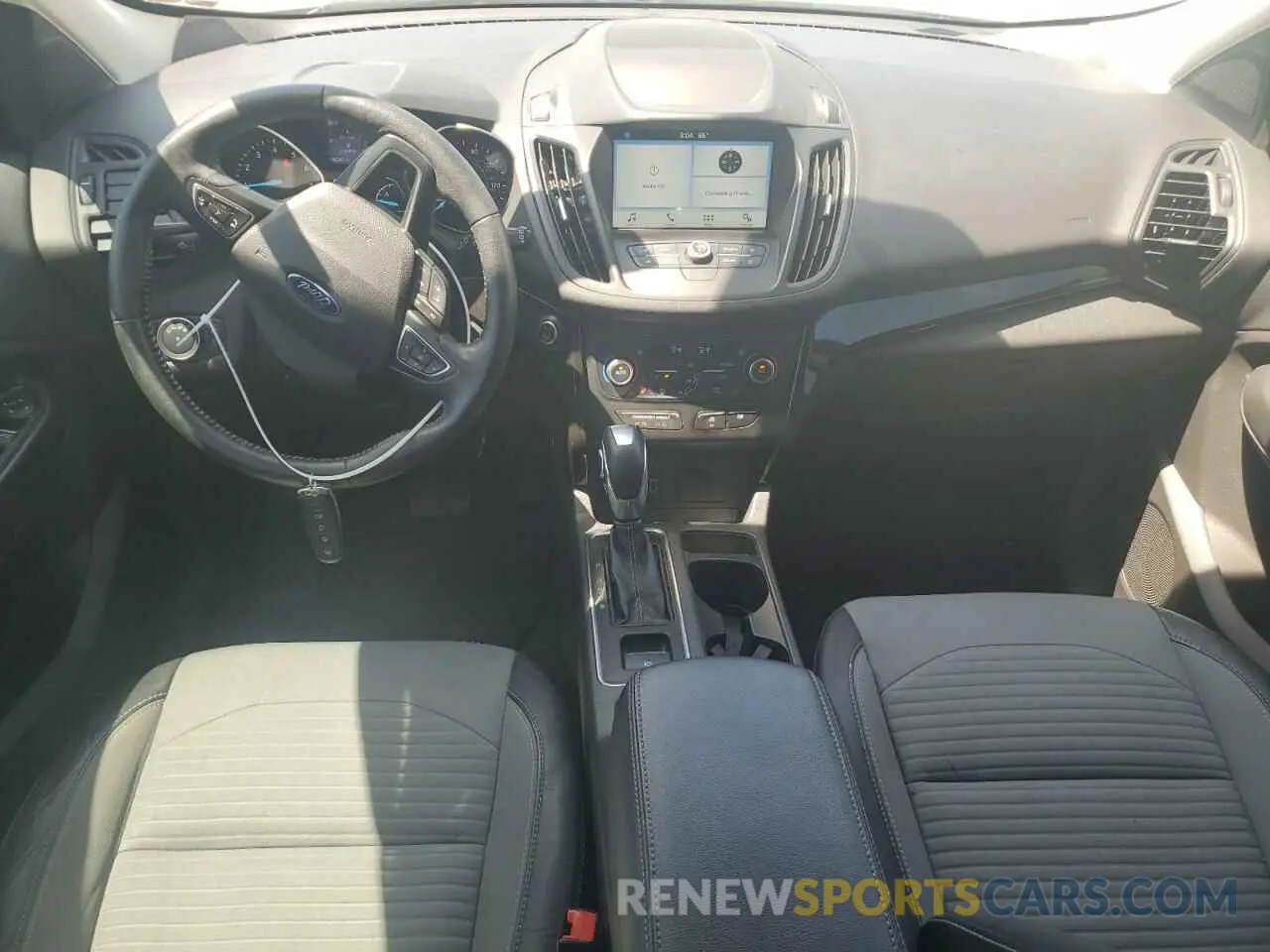 8 Фотография поврежденного автомобиля 1FMCU0GD9KUA30082 FORD ESCAPE 2019