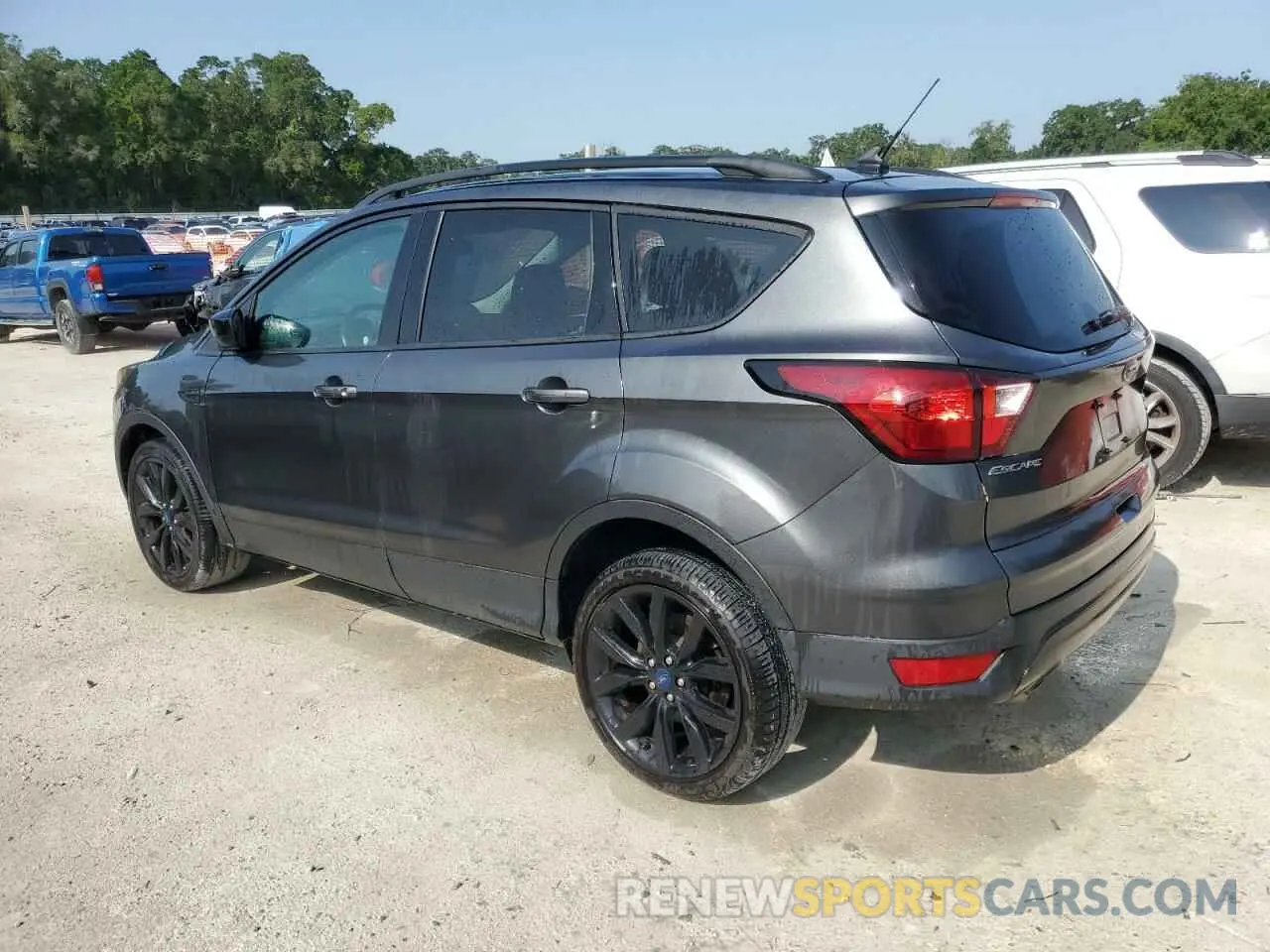 2 Photograph of a damaged car 1FMCU0GD9KUA52728 FORD ESCAPE 2019