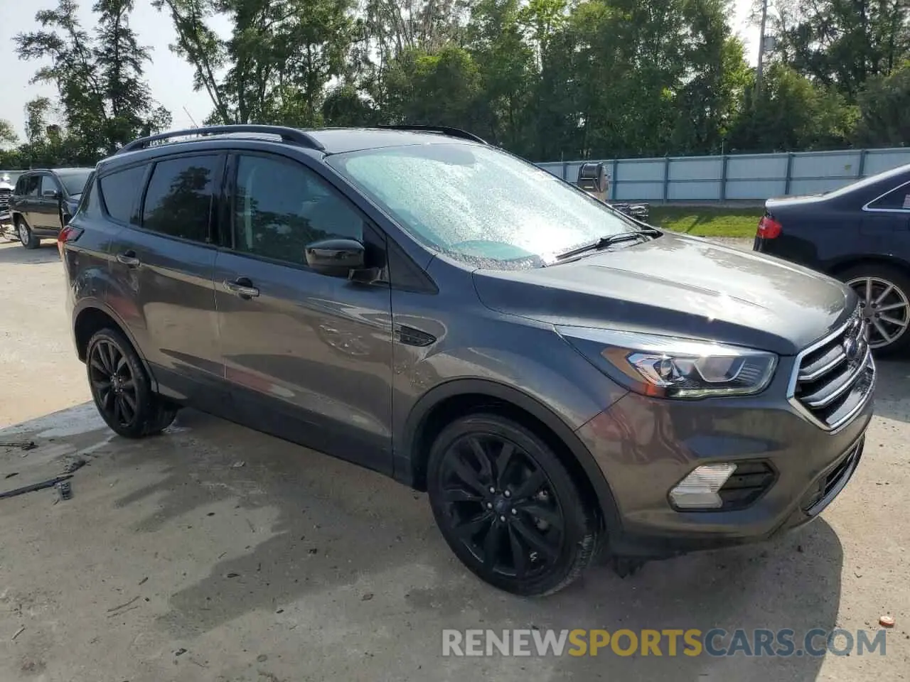4 Photograph of a damaged car 1FMCU0GD9KUA52728 FORD ESCAPE 2019
