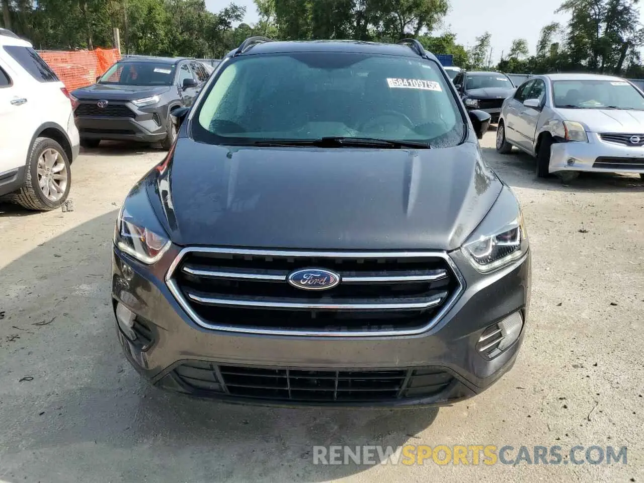 5 Photograph of a damaged car 1FMCU0GD9KUA52728 FORD ESCAPE 2019