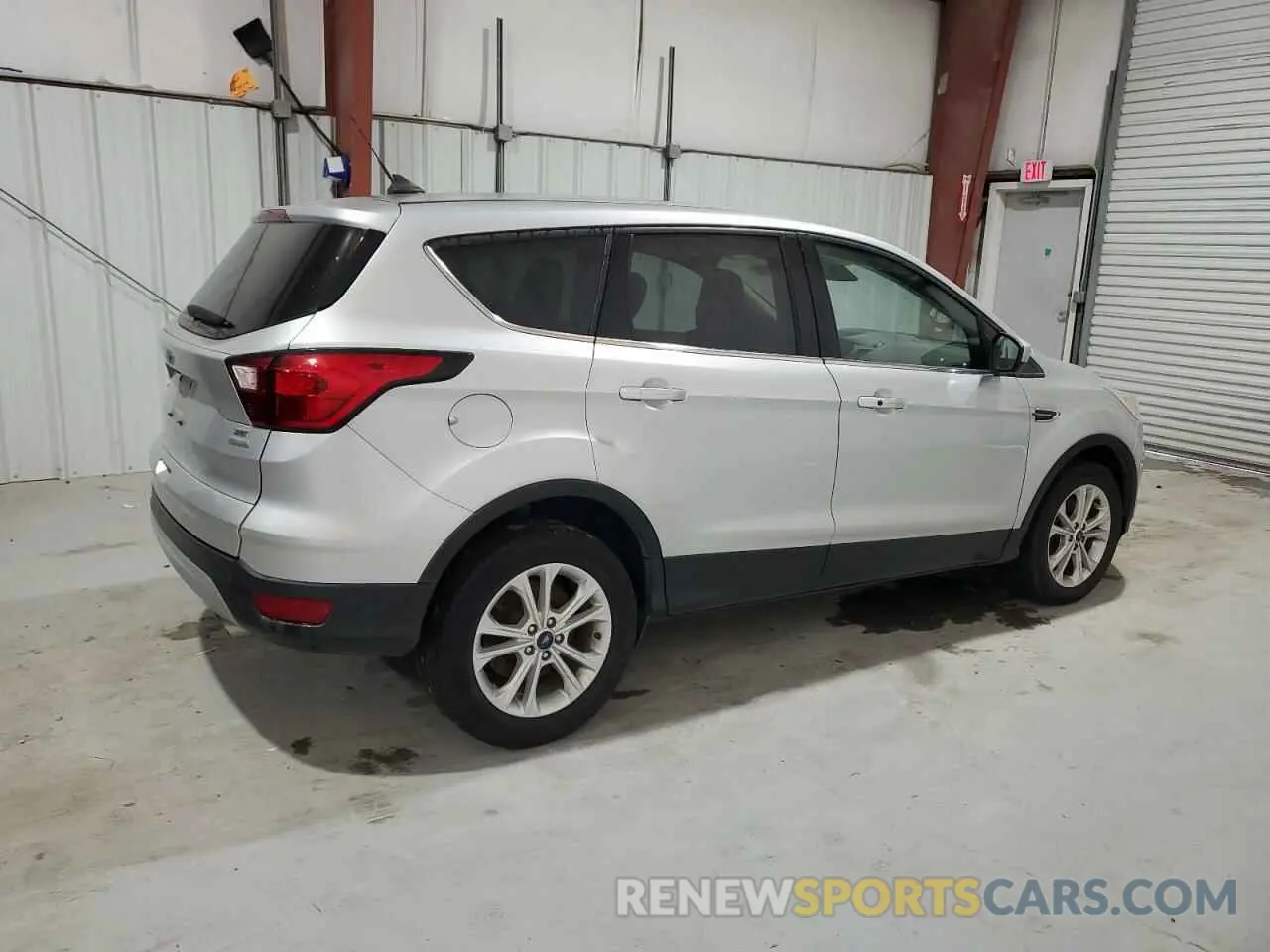 3 Фотография поврежденного автомобиля 1FMCU0GD9KUA65480 FORD ESCAPE 2019
