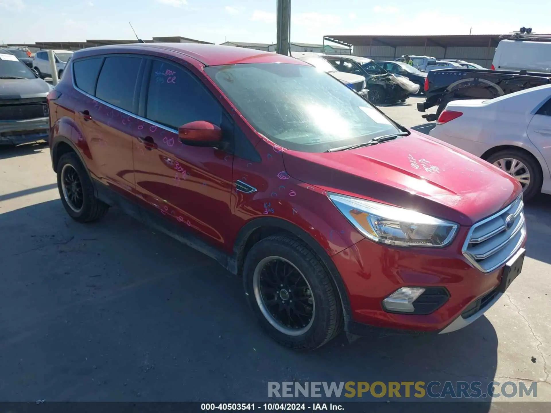 1 Фотография поврежденного автомобиля 1FMCU0GD9KUA71117 FORD ESCAPE 2019