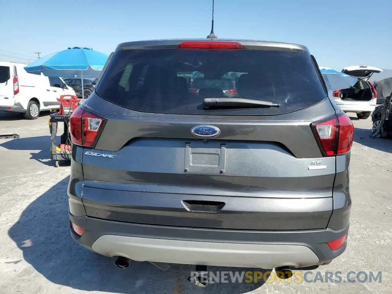 6 Photograph of a damaged car 1FMCU0GD9KUA83476 FORD ESCAPE 2019