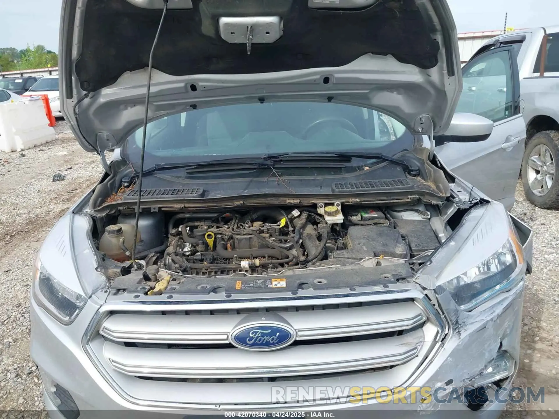 10 Фотография поврежденного автомобиля 1FMCU0GD9KUB09574 FORD ESCAPE 2019