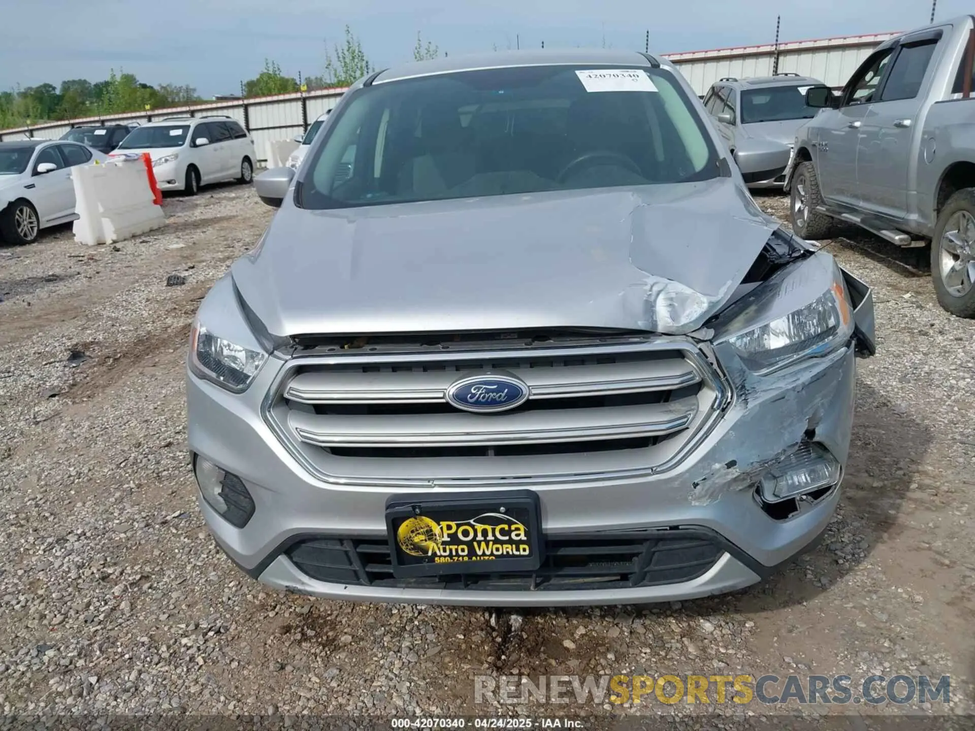 12 Фотография поврежденного автомобиля 1FMCU0GD9KUB09574 FORD ESCAPE 2019