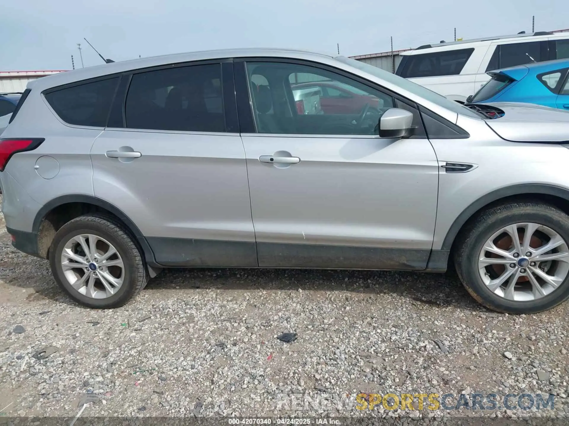 13 Фотография поврежденного автомобиля 1FMCU0GD9KUB09574 FORD ESCAPE 2019
