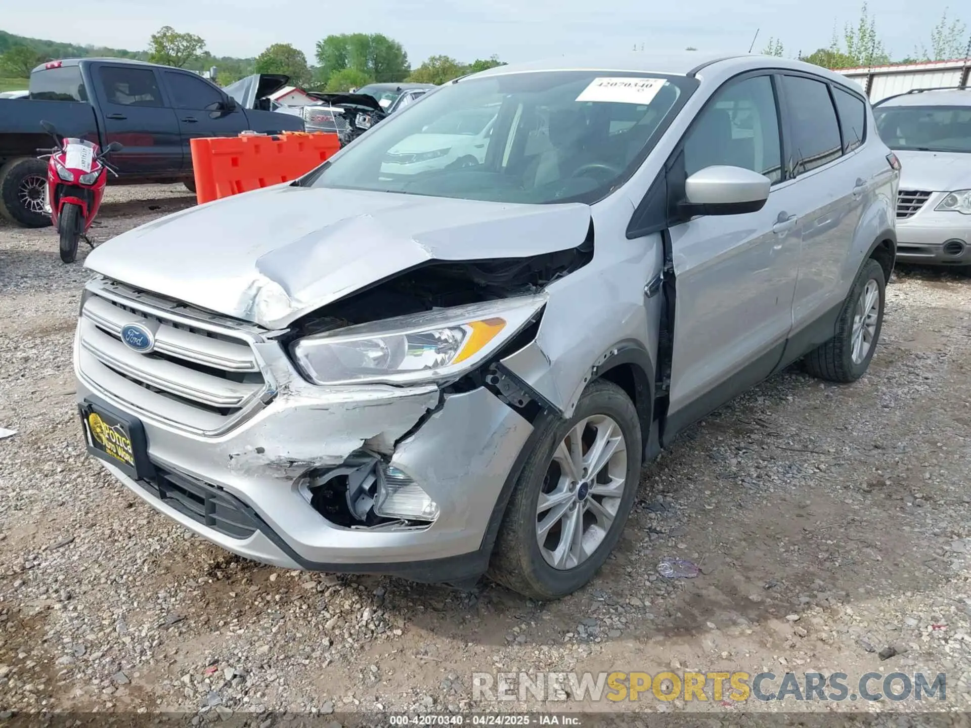 2 Фотография поврежденного автомобиля 1FMCU0GD9KUB09574 FORD ESCAPE 2019