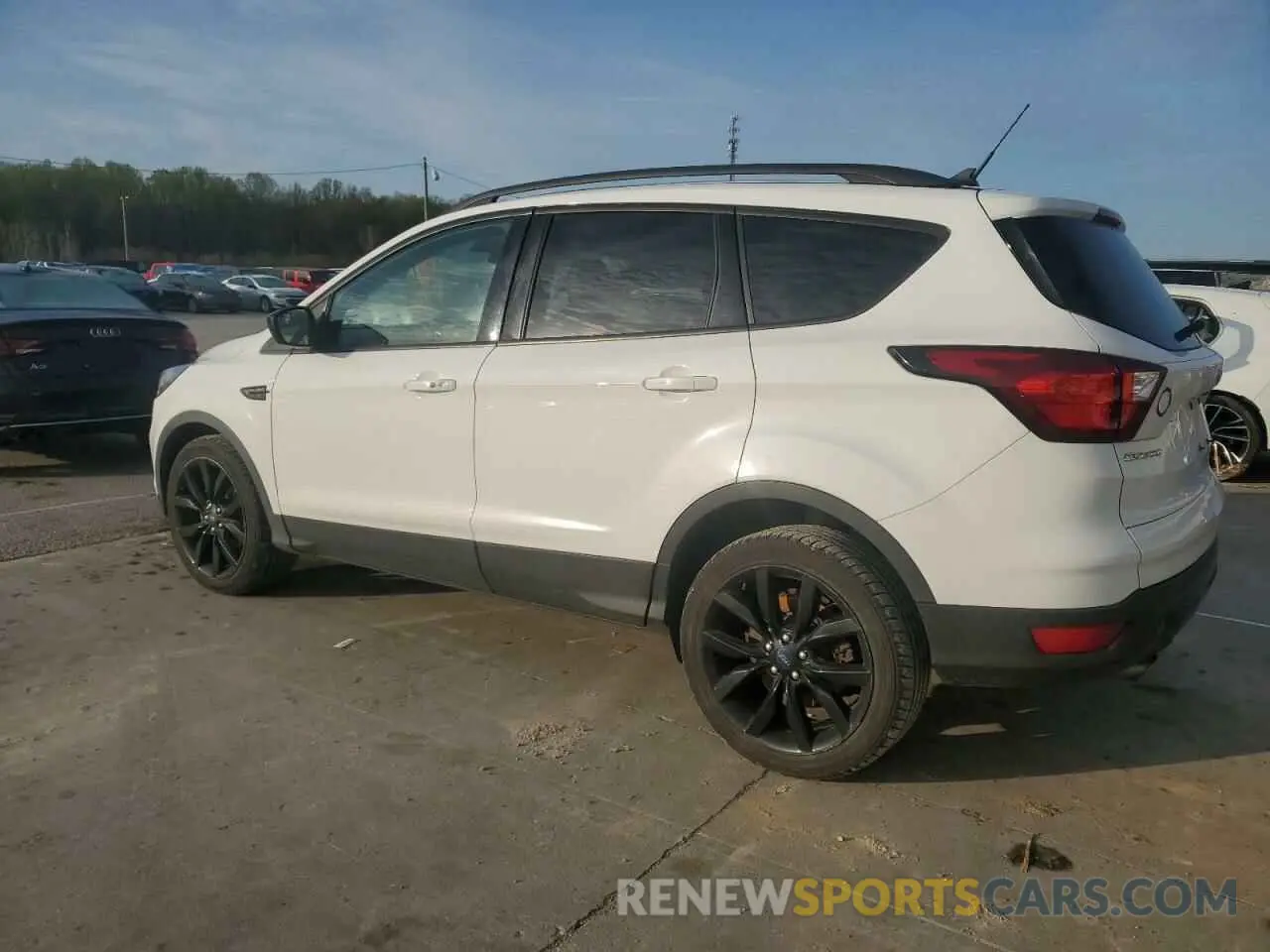 2 Photograph of a damaged car 1FMCU0GD9KUB29680 FORD ESCAPE 2019