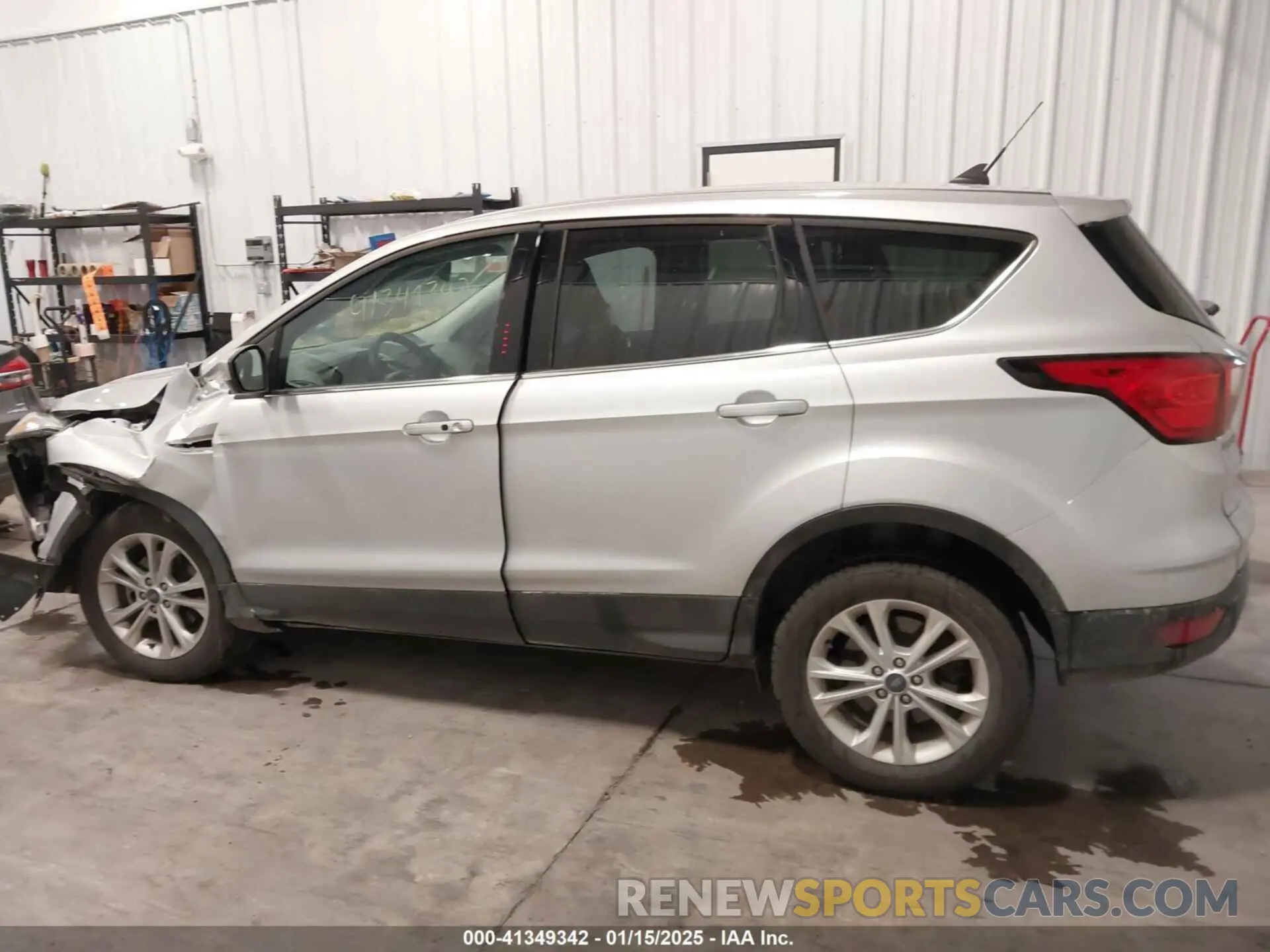 14 Фотография поврежденного автомобиля 1FMCU0GD9KUB61111 FORD ESCAPE 2019