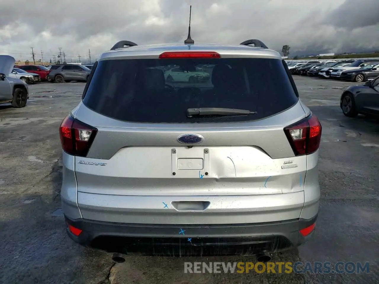 6 Photograph of a damaged car 1FMCU0GD9KUB61786 FORD ESCAPE 2019