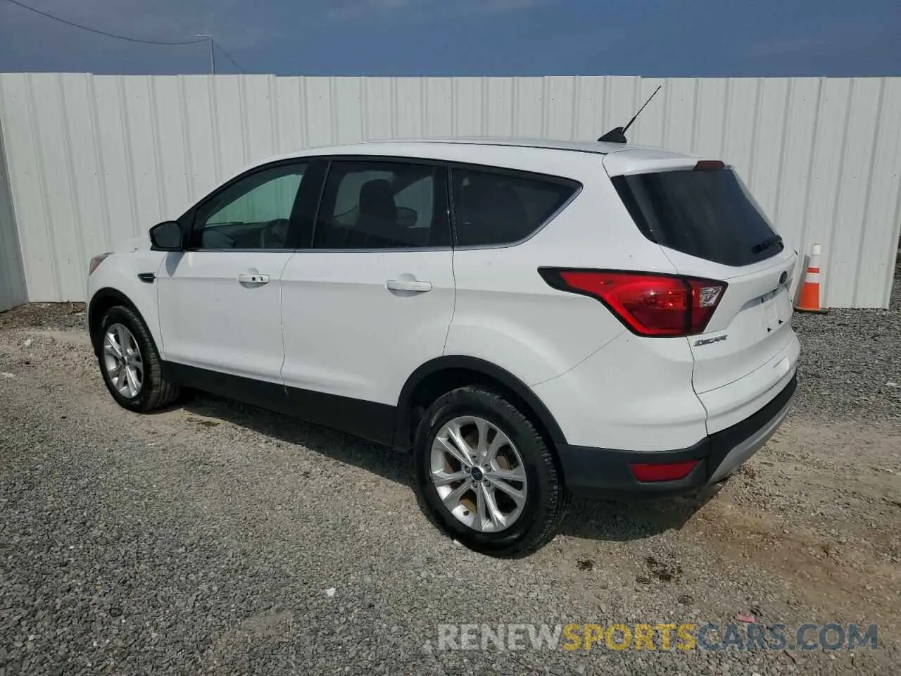 2 Photograph of a damaged car 1FMCU0GD9KUB81245 FORD ESCAPE 2019