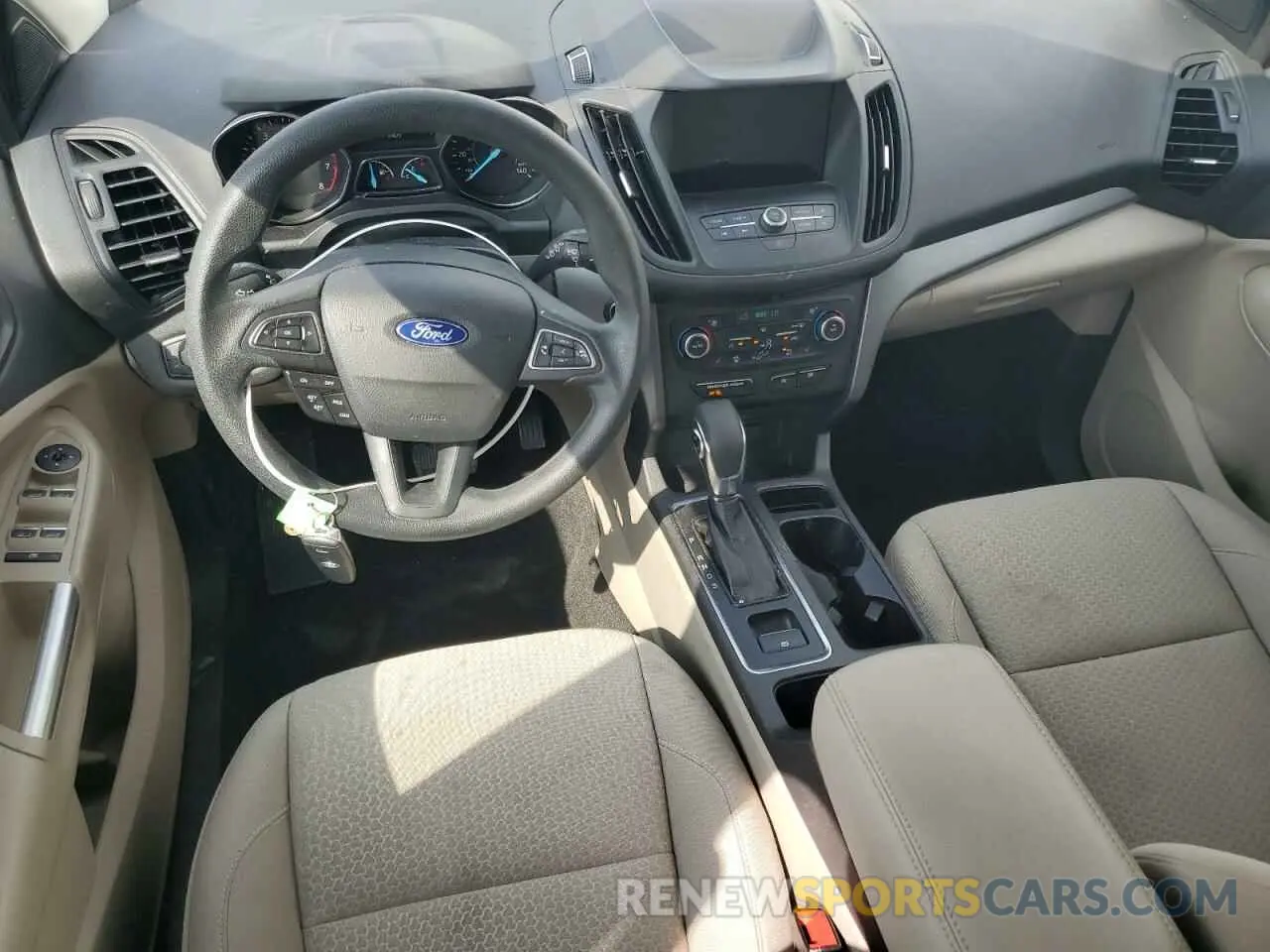 8 Photograph of a damaged car 1FMCU0GD9KUB81245 FORD ESCAPE 2019