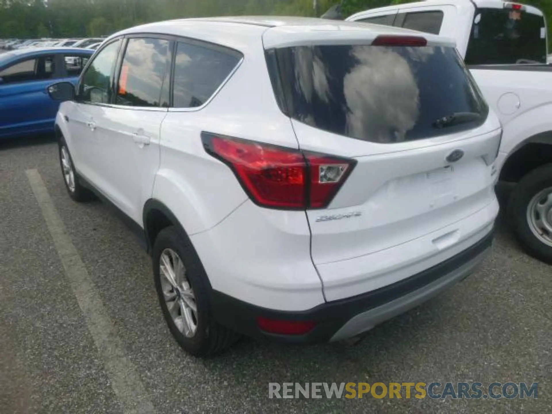 2 Фотография поврежденного автомобиля 1FMCU0GD9KUB82377 FORD ESCAPE 2019