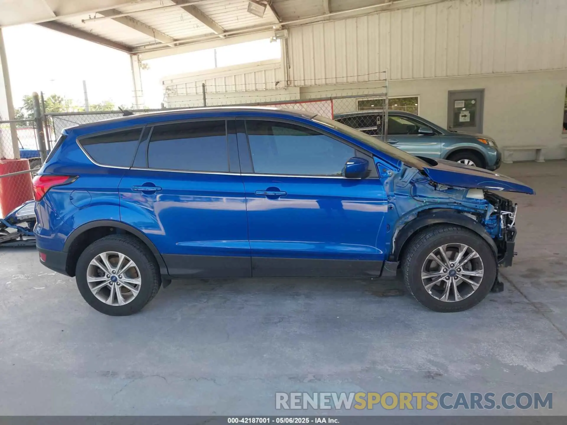 14 Фотография поврежденного автомобиля 1FMCU0GD9KUB84873 FORD ESCAPE 2019