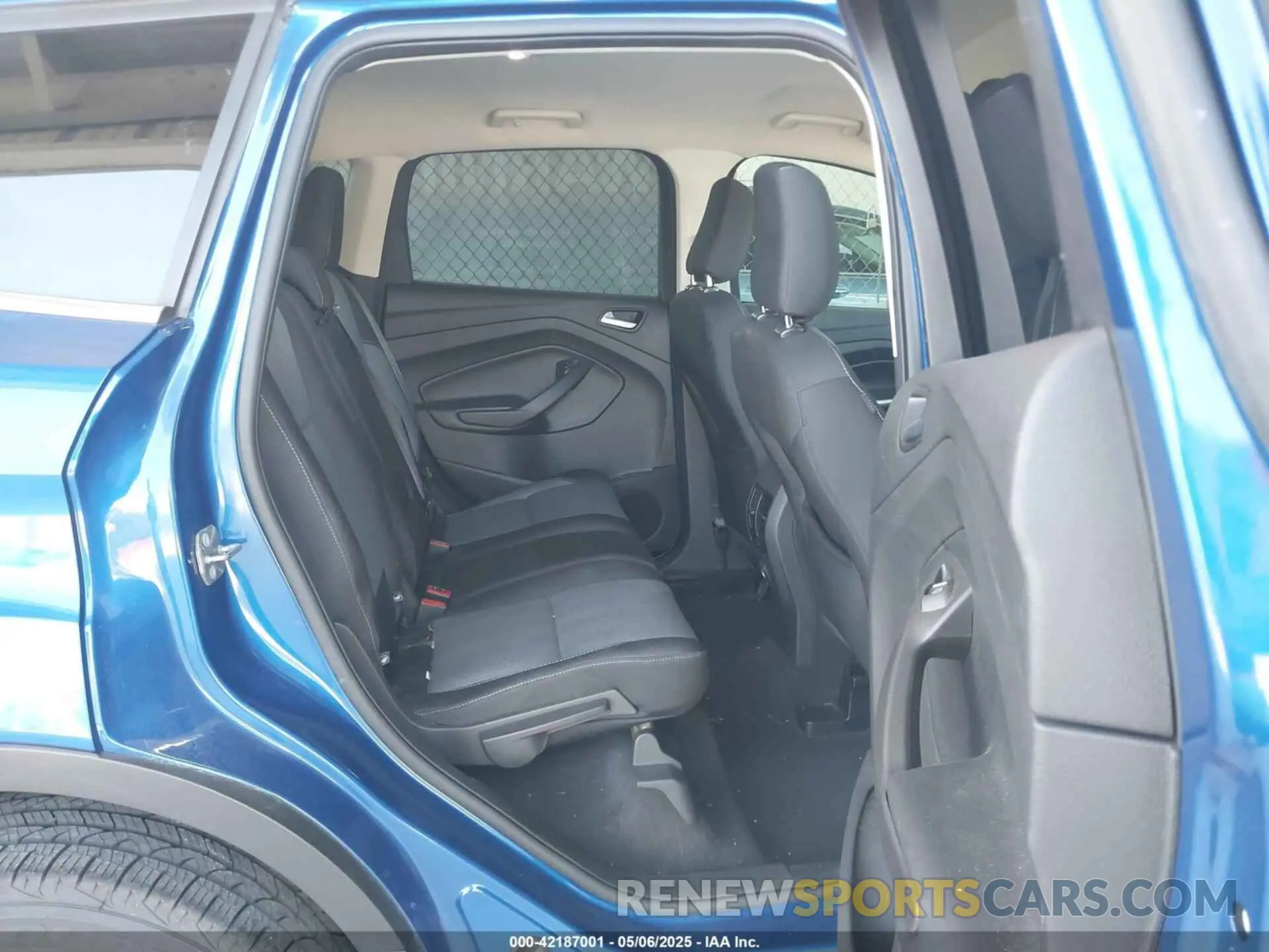 8 Фотография поврежденного автомобиля 1FMCU0GD9KUB84873 FORD ESCAPE 2019