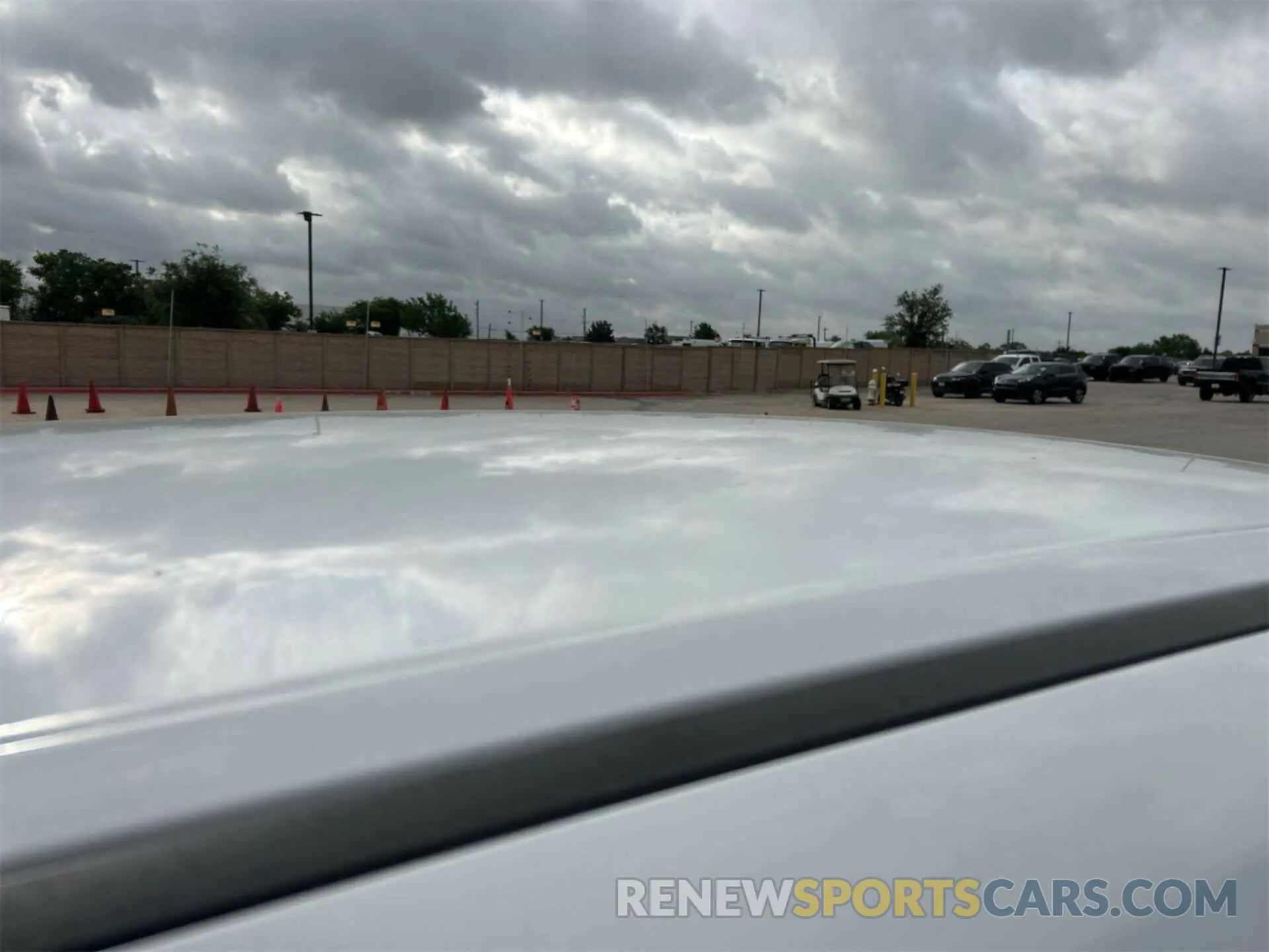 18 Photograph of a damaged car 1FMCU0GD9KUC52668 FORD ESCAPE 2019