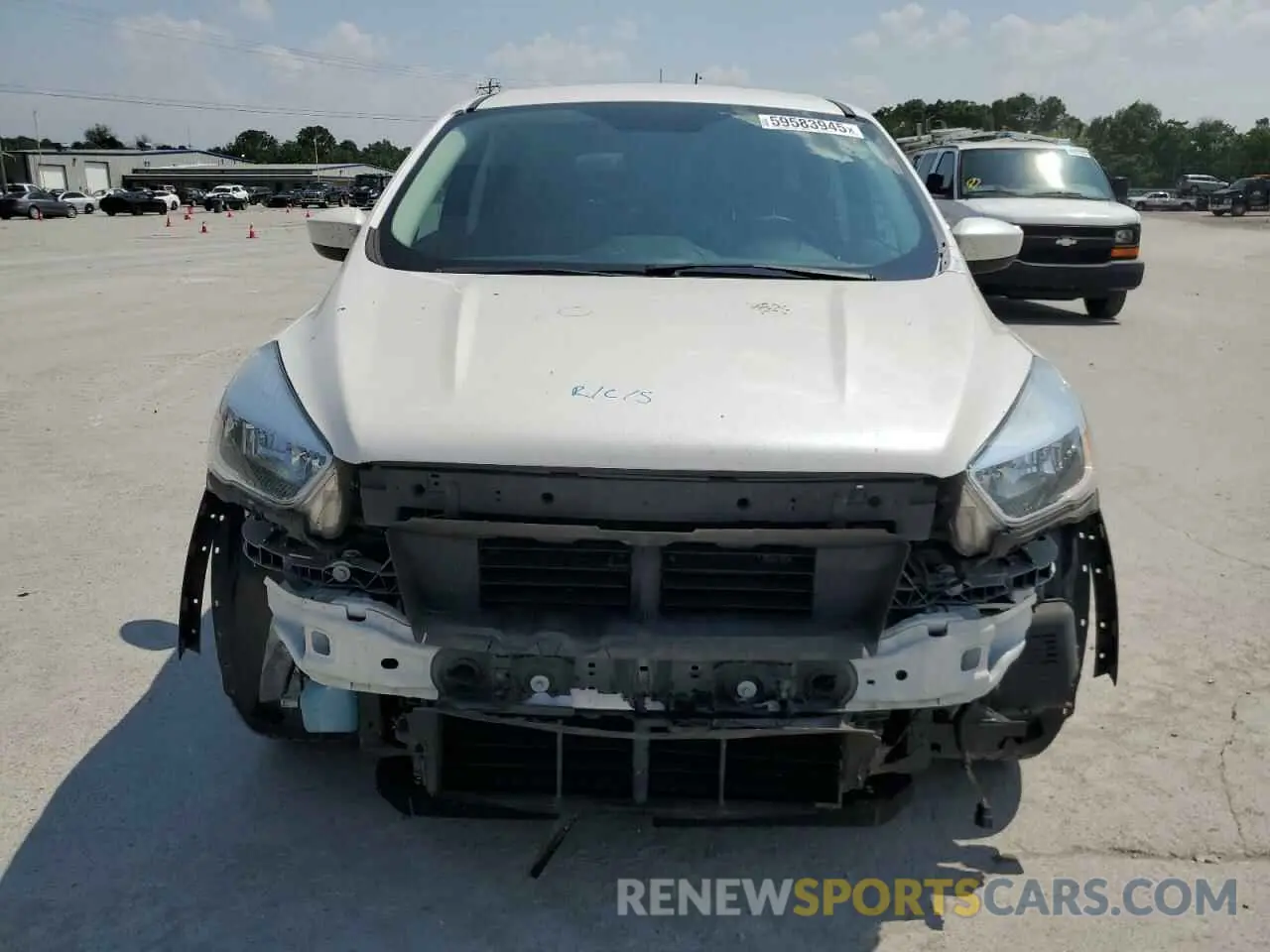 5 Photograph of a damaged car 1FMCU0GDXKUA11928 FORD ESCAPE 2019