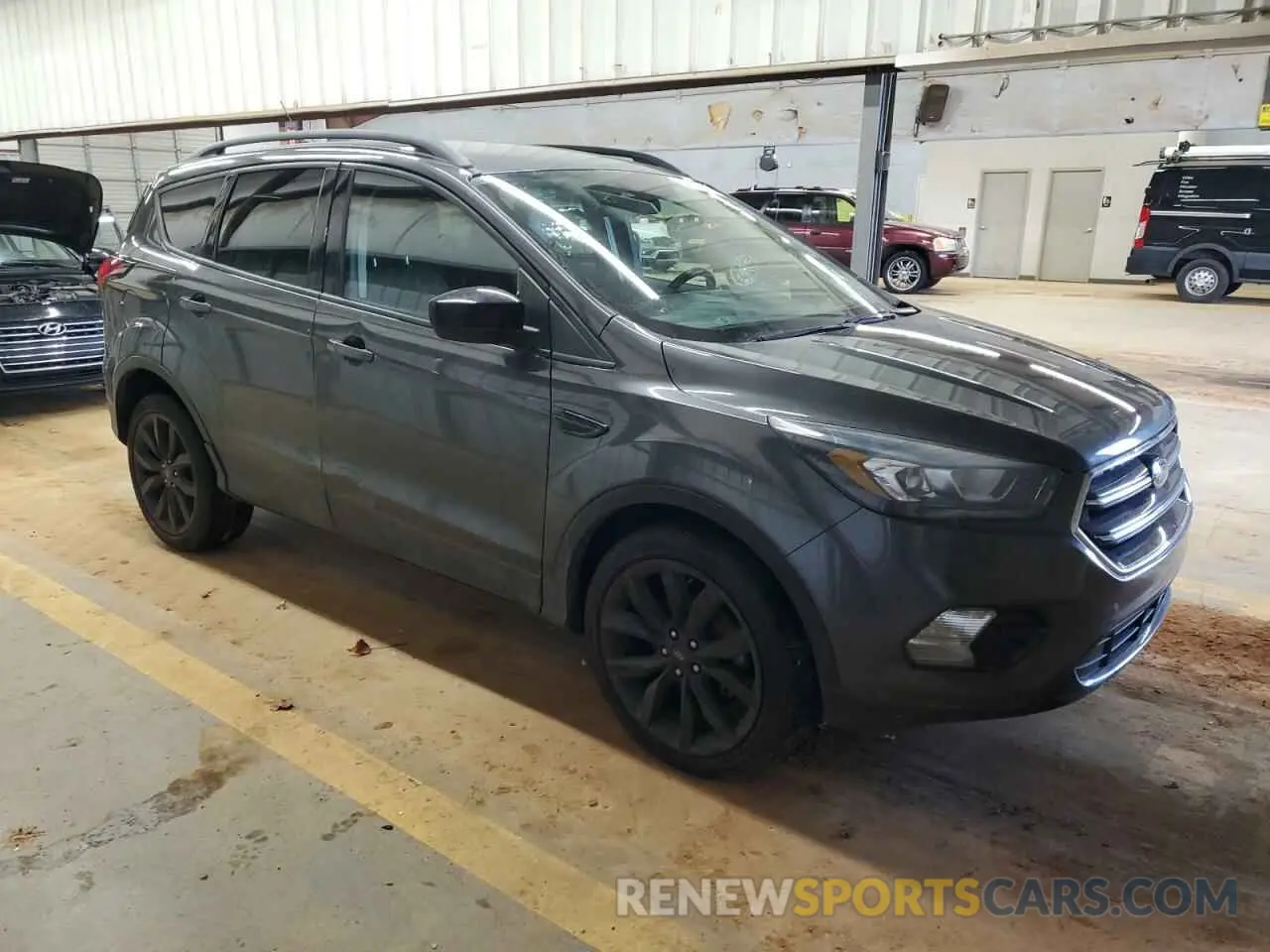 4 Фотография поврежденного автомобиля 1FMCU0GDXKUA64466 FORD ESCAPE 2019