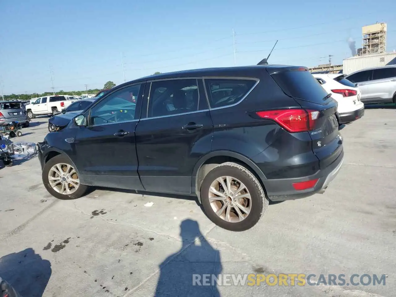 2 Photograph of a damaged car 1FMCU0GDXKUA88878 FORD ESCAPE 2019