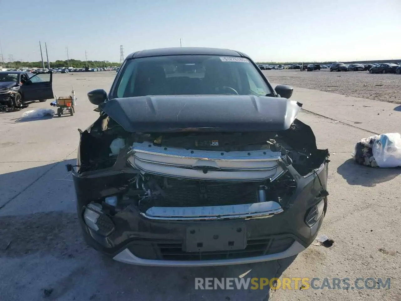 5 Photograph of a damaged car 1FMCU0GDXKUA88878 FORD ESCAPE 2019