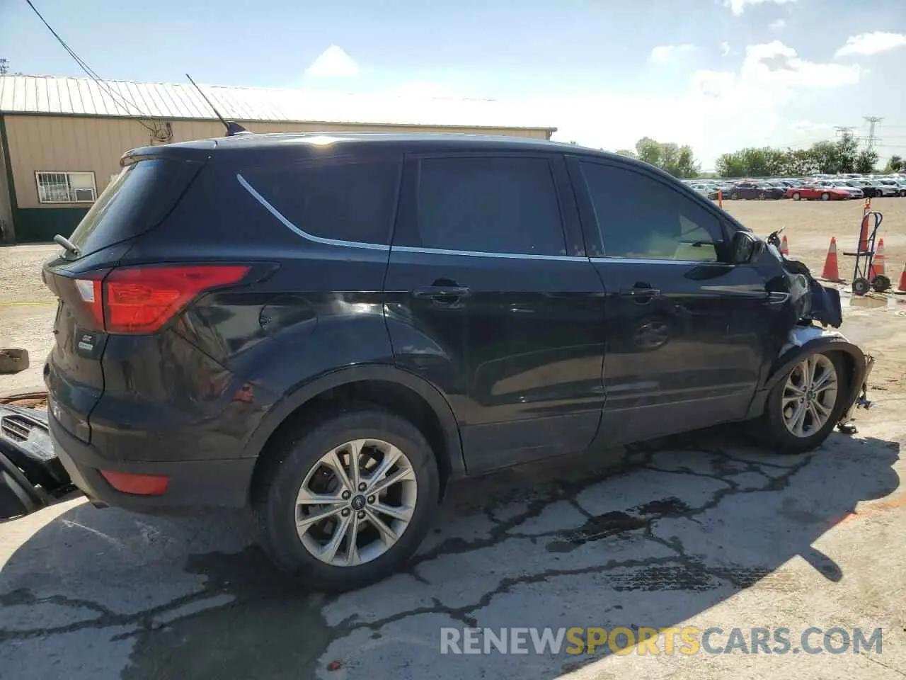 3 Фотография поврежденного автомобиля 1FMCU0GDXKUB25766 FORD ESCAPE 2019