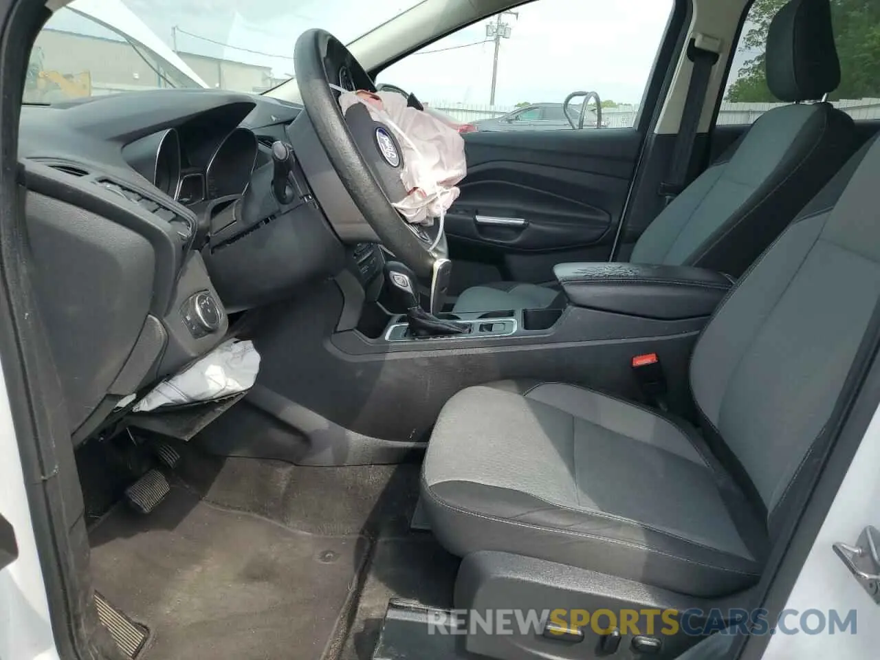 7 Фотография поврежденного автомобиля 1FMCU0GDXKUB94201 FORD ESCAPE 2019