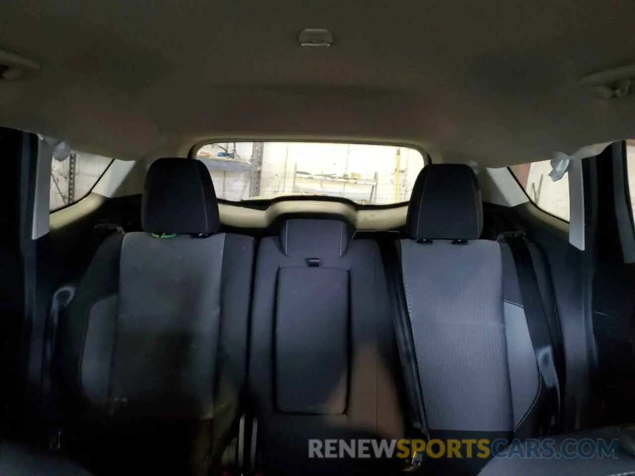 10 Photograph of a damaged car 1FMCU0GDXKUC47818 FORD ESCAPE 2019