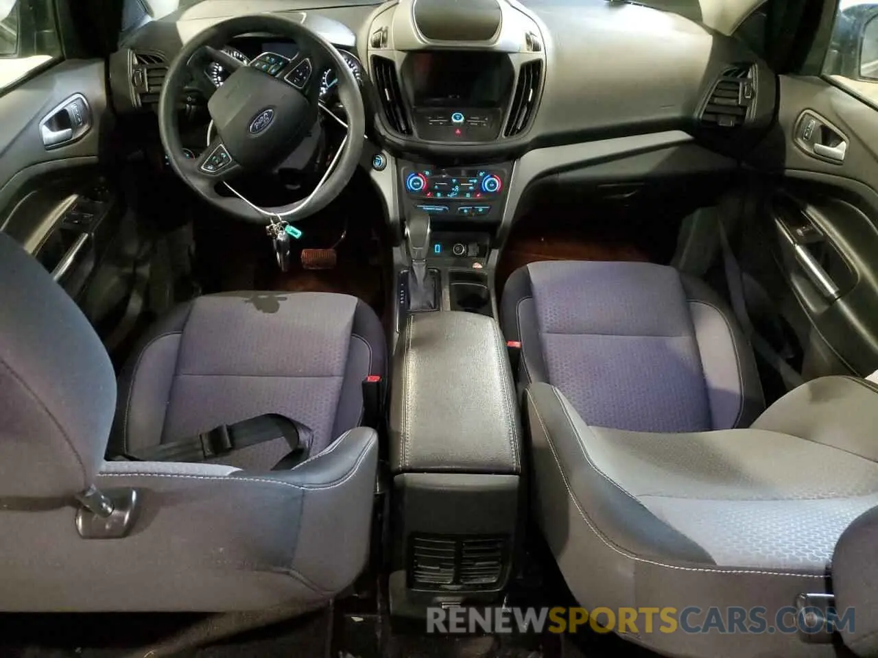 8 Photograph of a damaged car 1FMCU0GDXKUC47818 FORD ESCAPE 2019