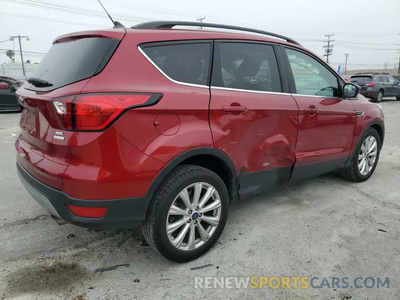 3 Фотография поврежденного автомобиля 1FMCU0HD0KUA20152 FORD ESCAPE 2019