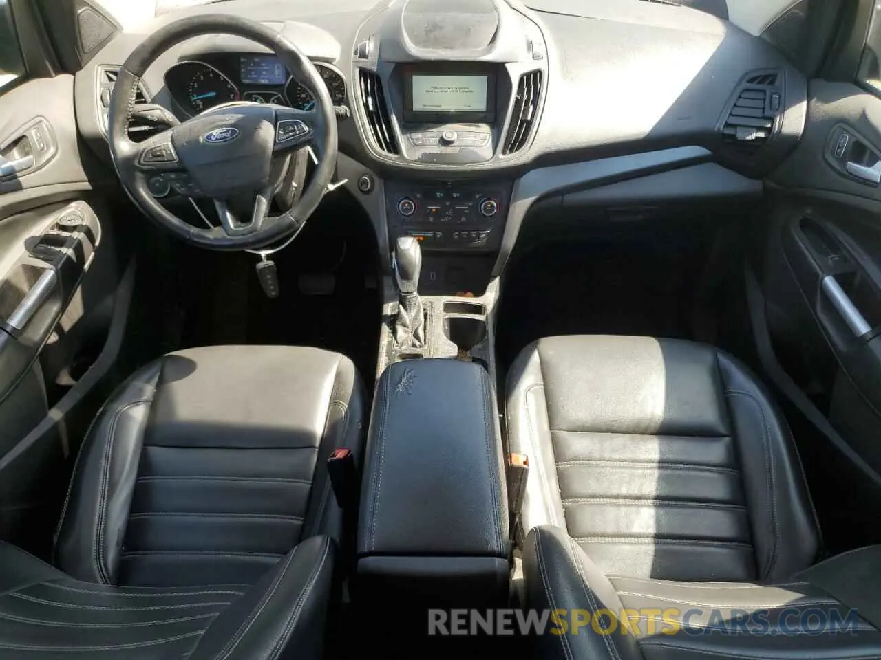 8 Photograph of a damaged car 1FMCU0HD0KUB82668 FORD ESCAPE 2019
